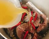 Hình bước làm 1 của món Cá Bò Ngừ Kho Nước Mía