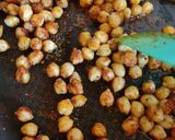 Foto del paso 4 de la receta Garbanzos tostados con base de patata