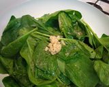 Foto del paso 3 de la receta: Espinacas salteadas con queso de cabra