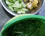 Foto langkah ke 1 dari resep Sayur bayam & kerang.
