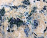 Foto del paso 3 de la receta: Tortilla de espinacas con salsa