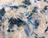 Foto del paso 3 de la receta: Tortilla de espinacas con salsa