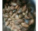 A picture of step 2 of Jack fruit seeds holige.