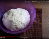 صورة لخطوة 2 من وصفة خلية النحل اقتصادية هشة ذهبية بحشوة الجبن
