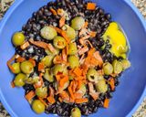 Foto del paso 1 de la receta: Hamburguesas de porotos negros y aceitunas 🫒