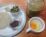 Foto del paso 1 de la receta: Huevo ranchero bañado con nopalitos en salsa verde