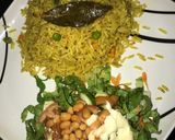 A picture of step 4 of Fried rice with salad.