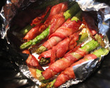 Foto del paso 5 de la receta: Mejillones cocidos con espárragos envueltos en bacon