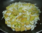 Foto del paso 4 de la receta: Tortilla de Berenjena, Cebolla y Queso