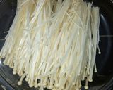 Hình bước làm 1 của món Nấm Kim Châm Hấp Cay (Món Chay)