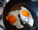 Foto del paso 2 de la receta: Plato de huevos de pata y setas, un desayuno de domingo