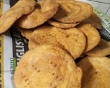 A picture of step 5 of Mix flour mathri.