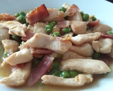 Foto del paso 6 de la receta: Tiras de pollo con guisantes y bacon