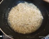 Foto del passaggio 1 della ricetta Risotto al limone 🍋 e aghetti di rosmarino