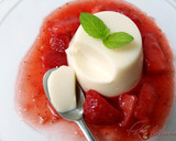 Foto del paso 7 de la receta: Panacota con salsa de fresas naturales