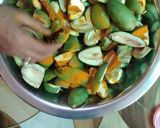 चटपटा आम का अचार (chatpata aam ka achar recipe in Hindi) रेसिपी चरण 1 फोटो