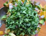 Foto del paso 2 de la receta: Salsa de mango con aguacate