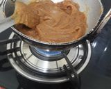 A picture of step 3 of Besan ka halwa.