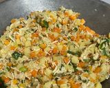 Foto langkah ke 3 dari resep Risol Isi Ayam Sayur.
