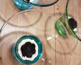 Foto del paso 3 de la receta: Vasitos con sorpresa de fresa!!