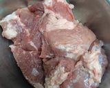 Foto langkah ke 1 dari resep Spicy Pork with Honey.
