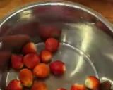 Foto langkah ke 1 dari resep Strawberry Jam Homemade (2 Bahan).