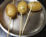 A picture of step 1 of Potato twister.
