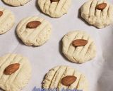 A picture of step 3 of Almond flour cookies.