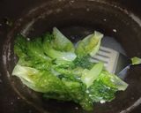 Foto langkah ke 2 dari resep Tumis selada.