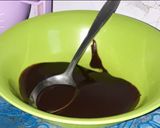 Foto langkah ke 5 dari resep Bolu Strawberry Coklat Lumer.