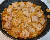 Foto del paso 3 de la receta: Solomillo de cerdo encebollado al pimentón