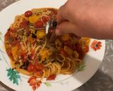 Foto del passaggio 4 della ricetta Spaghetti Super, con Pomodorini Gialli e Rossi