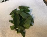 Une image de l'étape 1 de Melon « tour de pise » à la menthe fraîche et mozzarella di buffala.
