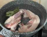 Foto langkah ke 1 dari resep Babi Goreng Garing (Samcan) Anti Gagal.