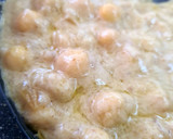 Foto del paso 1 de la receta: Vieiras con garbanzos en salsa de cava