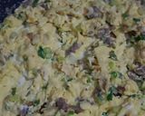 Foto langkah ke 4 dari resep Martabak telur ala Rima.