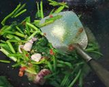 Foto langkah ke 3 dari resep Tumis Genjer Cumi Asin.