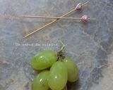 Une image de l'étape 1 de Brochettes Cœurs de Raisin 🍇.