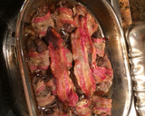 Csirkemáj baconben, hagymás vörösáfonya ágyon recept fázis 2 fotója