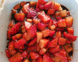 Foto del paso 1 de la receta: Copa de yogur y fresas con edulcorante