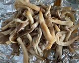 รูปขั้นตอนการทำที่ 1 ของ ลาบเห็ด-มะระขี้นกย่าง🧄🌿🫚🌶️🍄