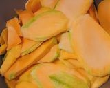 Foto langkah ke 1 dari resep Asinan mangga simple.