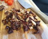 Foto del paso 2 de la receta: Tagliatelli de trufa con setas deshidratadas