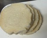 A picture of step 1 of Valentines Flowers Sandwich.