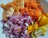 Foto del paso 1 de la receta: Ensalada🥙tibia de papa, zanahoria🥕tomate🍅cebolla🧅 aguacate🧅🍅🥕🥑