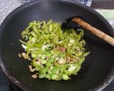 Foto langkah ke 2 dari resep Tumis Kikil Cabai Hijau.