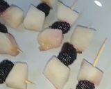 Une image de l'étape 4 de Brochettes melon / mûre violette.