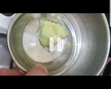 A picture of step 5 of Chicken &vegetable samosas.