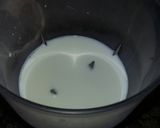 A picture of step 1 of Date milk shake.