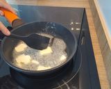 Foto del paso 2 de la receta Strudel de manzana y piñones
